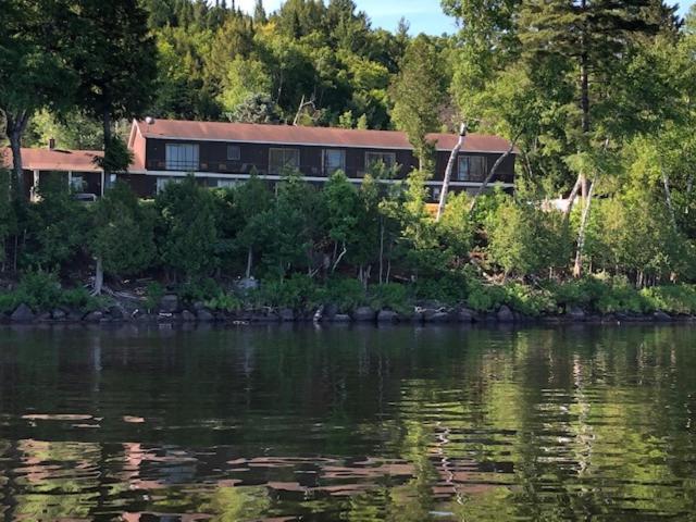 Sandy Point Motel Long Lake Exteriör bild