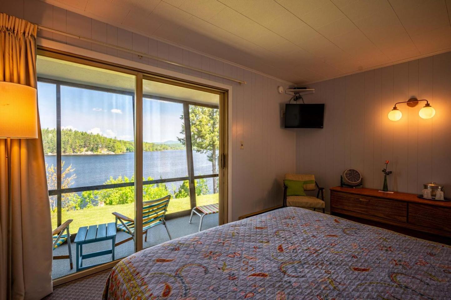 Sandy Point Motel Long Lake Exteriör bild