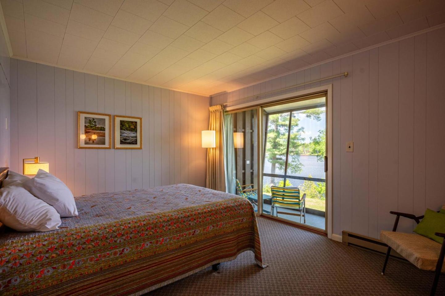Sandy Point Motel Long Lake Exteriör bild