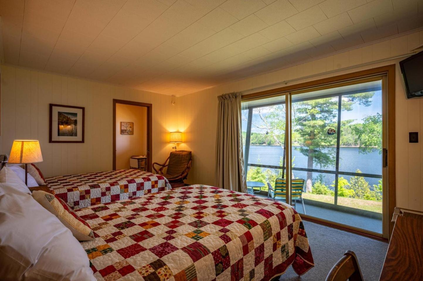 Sandy Point Motel Long Lake Exteriör bild