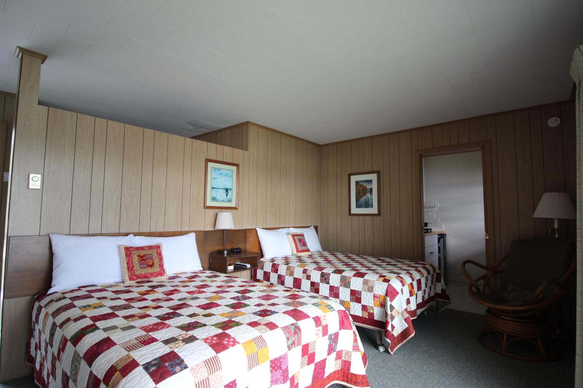 Sandy Point Motel Long Lake Exteriör bild