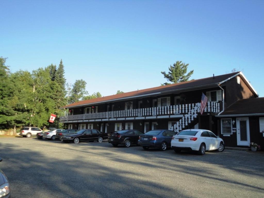 Sandy Point Motel Long Lake Exteriör bild